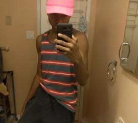 男孩丁丁图片,纯真笑容下的快乐瞬间