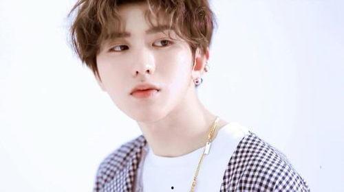 蔡徐坤个人资料简介,青春偶像的蜕变之路