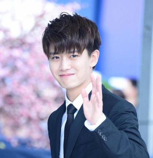 任嘉伦日常生活照